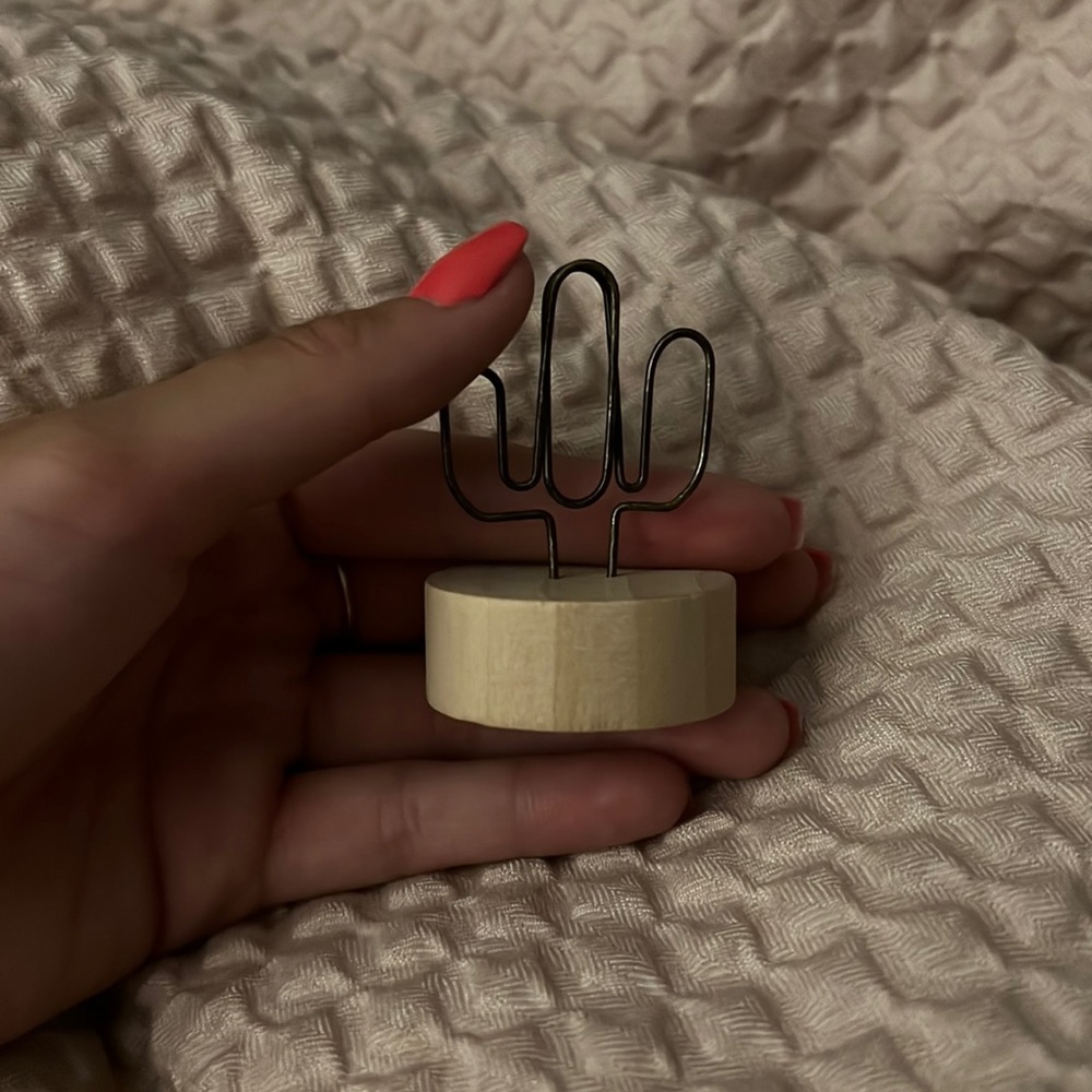 ROOM DECOR